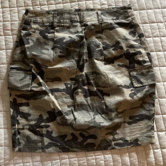 Camo cargo skirt - Picture 2 of 3